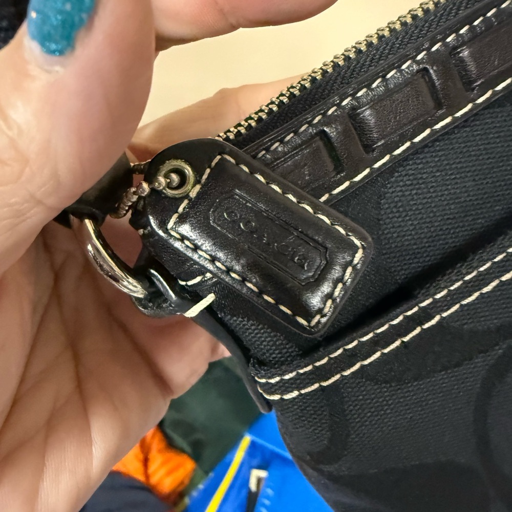Coach Stylish Black and White Crossbody Bag - Picture 3 of 7